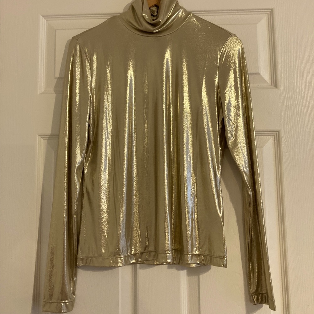 Metallic Gold Lightweight Turtleneck